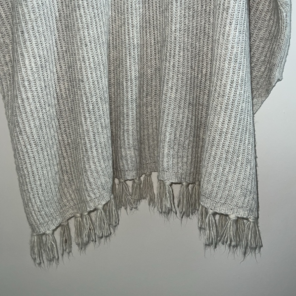 AMERICAN EAGLE - OS WOMANS OPEN KNIT CARDIGAN FRINGE SHAWL EUC NWOT - Picture 10 of 11